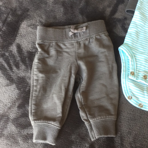 Carters newborn 3 piece set - Picture 5 of 6